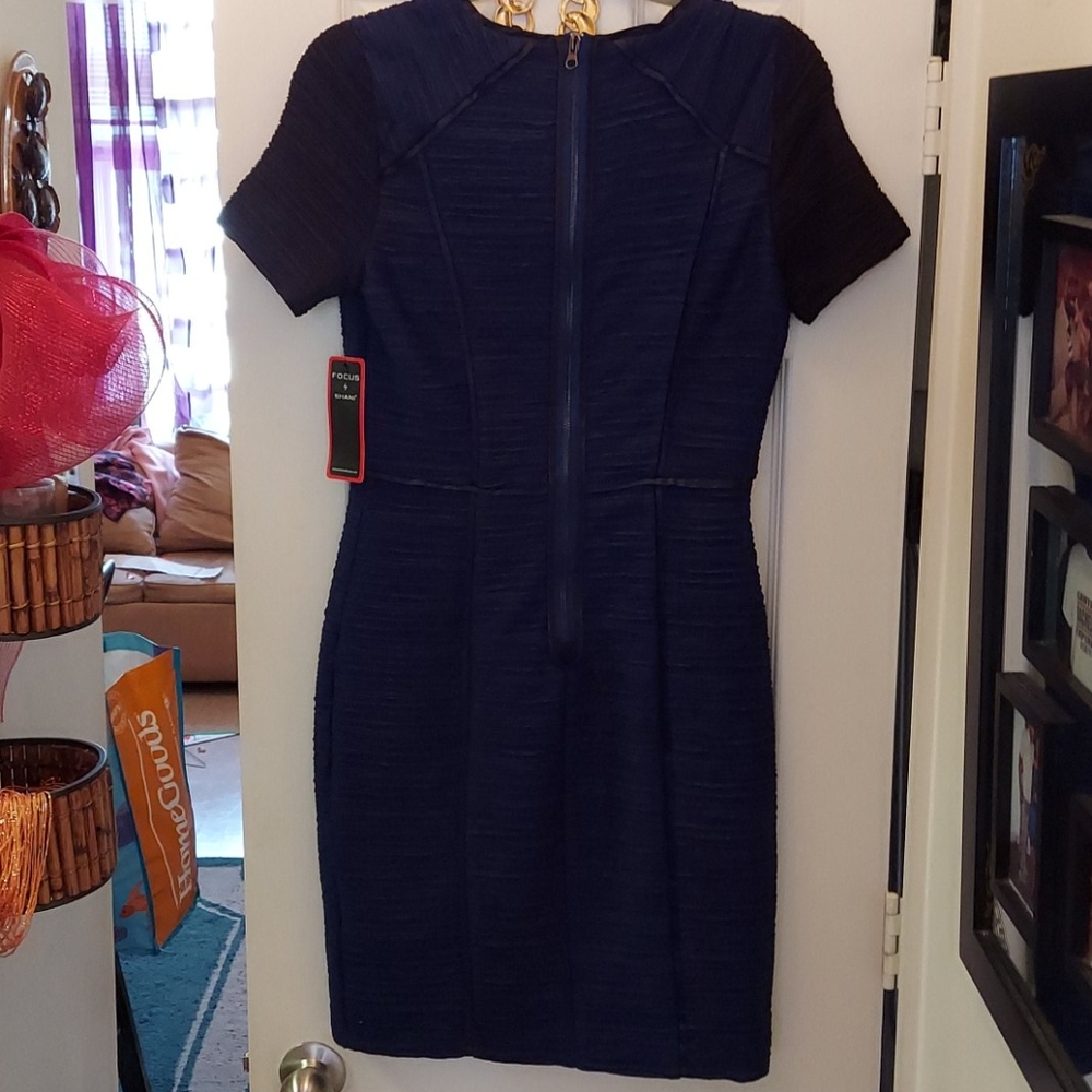 Dress - Picture 5 of 11
